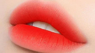 Phun môi Ombre Tan Viền