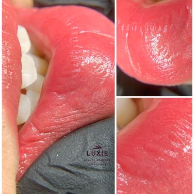 Khách hàng sử dụng dịch vụ phun môi tại Luxie